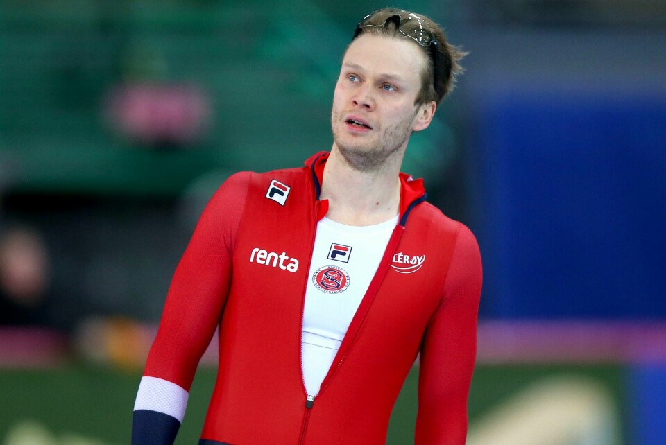 Håvard Holmefjord Lorentzen i aksjon under 500 meter for menn under EM på Hamar i 2022. Håvard Holmefjord Lorentzen lyktes ikke i verdenscupen på skøyter i Japan fredag. Her fra EM på Hamar tidligere i år. Foto: Christoffer Andersen / NTB