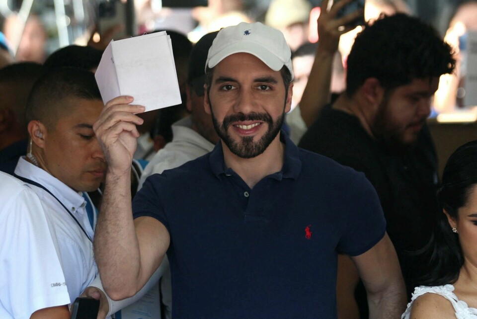El Salvadors nylig gjenvalgte president Nayib Bukele har privatskolebakgrunn og er sønn av en velstående imam. .