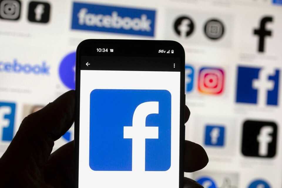 Flere hundre tusen Facebook-brukere meldte tirsdag ettermiddag om problemer med det sosiale mediet. Over 100.000 Facebook-brukere har tirsdag ettermiddag meldt om problemer med det sosiale mediet.