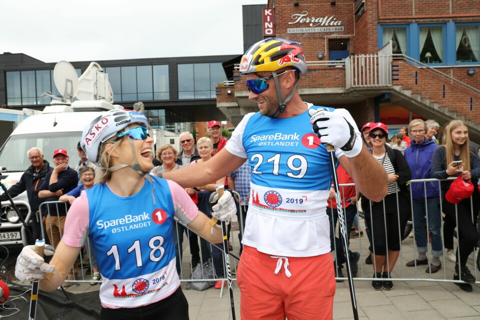 Therese Johaug og Petter Northug under et rulleskirenn på Hamar for fem år siden. Nå er det alvor igjen på ordentlige ski. Therese Johaug og Petter Northug under et rulleskirenn på Hamar for fem år siden. Nå er det alvor igjen på ordentlige ski.