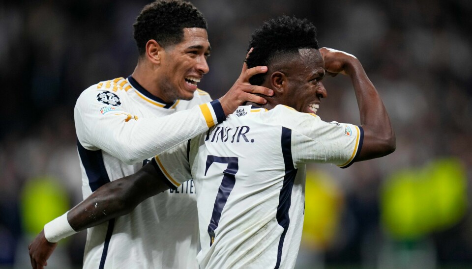 Vinicius Junior (t.h.) feirer med Jude Bellingham etter å ha gitt Real Madrid ledelsen mot RB Leipzig. Vinicius Junior (t.h.) feirer med Jude Bellingham etter å ha gitt Real Madrid ledelsen i 1-1-kampen mot RB Leipzig. Foto: Manu Fernandez / AP / NTB