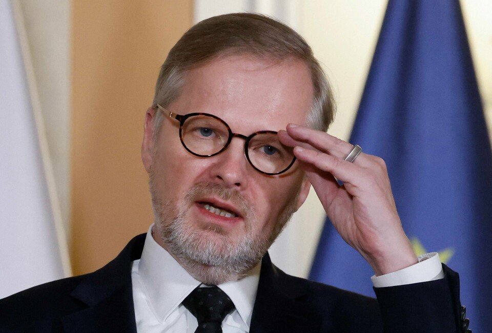 Tsjekkias statsminister Petr Fiala har trykket på pause når det gjelder forhandlinger med naboen Slovakia. Czech Prime Minister Petr Fiala addresses a press conference with the French President at the Czech government's headquarters on March 5, 2024 in Prague, Czech Republic. (Photo by Ludovic MARIN / AFP)