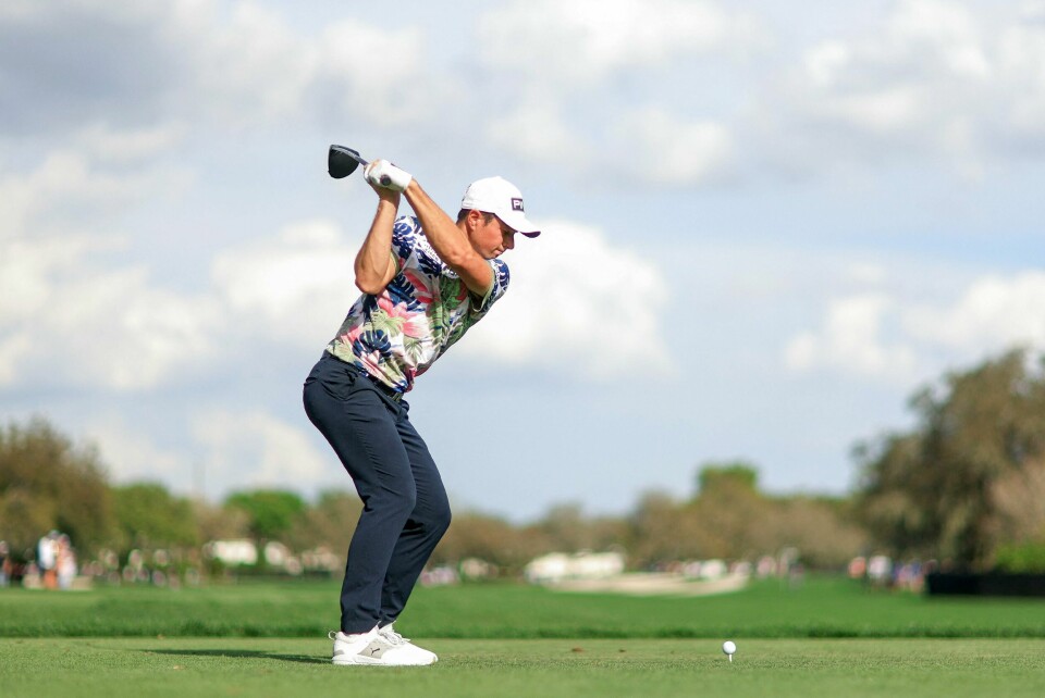 Viktor Hovland avsluttet den andre runden gnistrende, og spilte seg stort opp med flere birdies på de siste hullene. Viktor Hovland avsluttet den andre runden gnistrende, og spilte seg stort opp med flere birdies på de siste hullene.