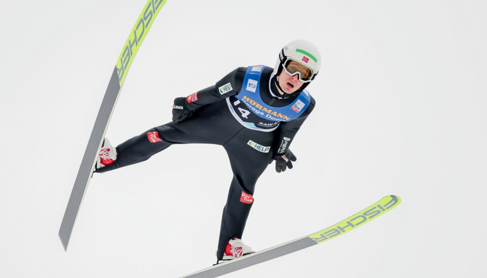 Kristoffer Eriksen Sundal hoppet godt i Holmenkollen lørdag. Kristoffer Eriksen Sundal hoppet godt i Holmenkollen lørdag. Foto: Geir Olsen / NTB