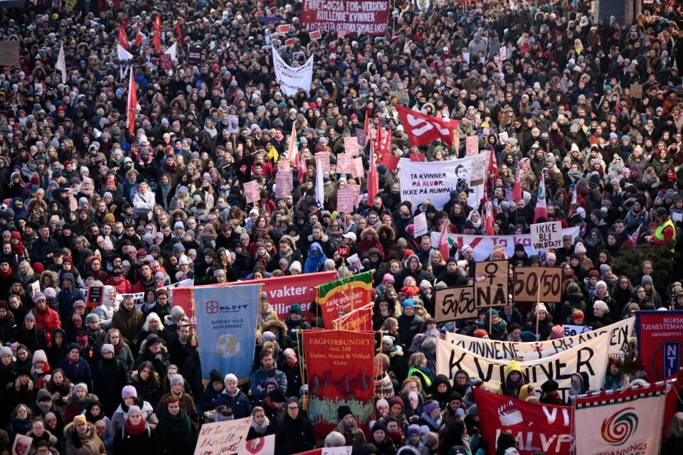 8. mars markerer folk over hele Norge kvinnedagen med demonstrasjoner og markeringer. Her fra Oslo, som relativt sett er en helt OK likestillingsby, skal vi tro tallene fra SSB. Demonstrasjon