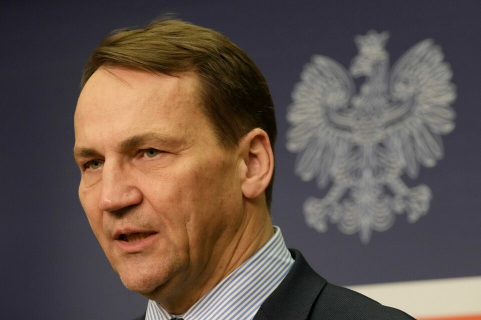 Polens utenriksminister sier at det «ikke er utenkelig» med Nato-styrker i Ukraina. Polens utenriksminister sier at det «ikke er utenkelig» med Nato-styrker i Ukraina. Foto: Czarek Sokolowski / AP / NTB