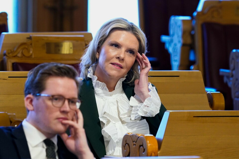 Søndag sier Listhaug til TV 2 at det var nødvendig at han trakk seg. Søndag sier Listhaug til TV 2 at det var nødvendig at han trakk seg.