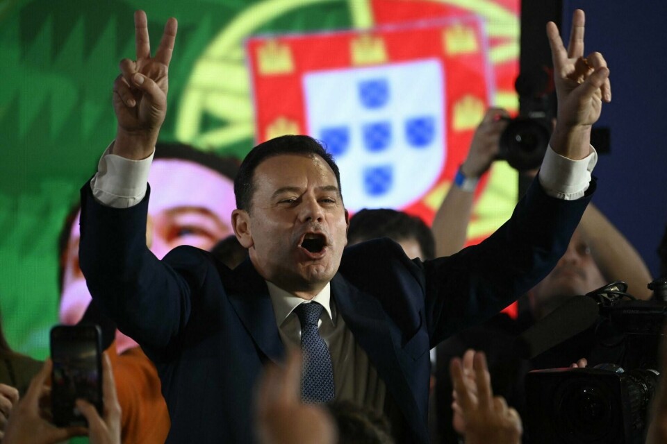 Sentrum-høyre-partiet AD og lederen Luis Montenegro vant helgas valg i Portugal, og et ytre høyre-parti havnet på vippen. Det er et jærtegn for hva Europa har i vente, skriver Dagsavisen. Sentrum-høyre-partiet AD og lederen Luis Montenegro vant helgas valg i Portugal, og et ytre høyre-parti havnet på vippen. Det er et jærtegn for hva Europa har i vente, skriver Dagsavisen.