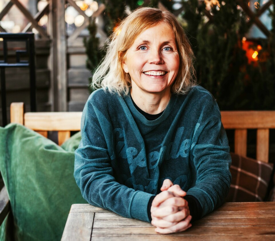 Siri Sjøgren Selmer er statsviter, forfatter og seksbarnsmor. Siri Sjøgren Selmer
