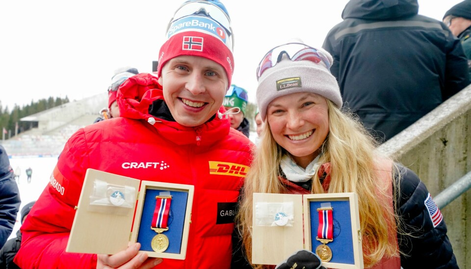 Simen Hegstad Krüger og Jessie Diggins fikk Holmenkollmedaljen søndag. Simen Hegstad Krüger og Jessie Diggins fikk Holmenkollmedaljen søndag.