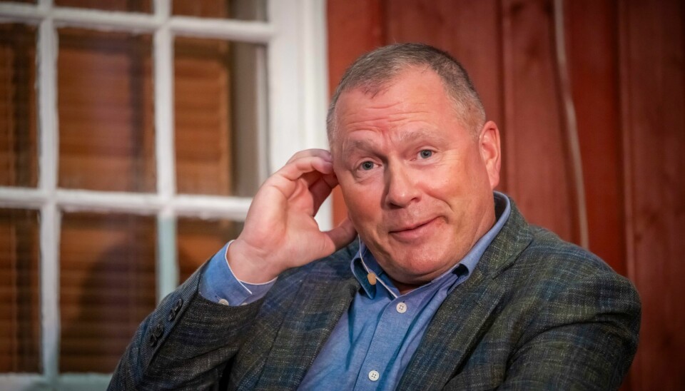 Oljefondets leder Nicolai Tangen kan si seg godt fornøyd med at oljefondets verdi nå har passert 16.000 milliarder. Nicolai Tangen leder Oljefondet. Her er han under en samtale med Harald Stanghelle på Arendalsuka tirsdag. Foto: Ole Berg-Rusten / NTB