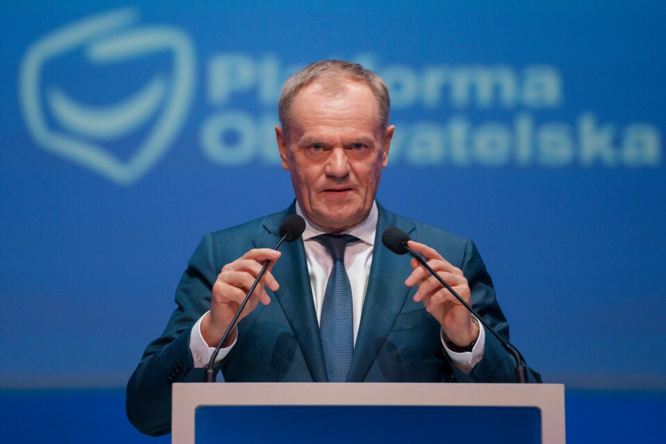 Polens statsminister Donald Tusk avbildet under sin tale i Bucuresti, Romania, torsdag. Poland's Prime Minister Donald Tusk speaks at the EPP Congress in Bucharest, Romania, Thursday, March 7, 2024. The 2024 EPP Congress designated Germany's Ursula von der Leyen, who seeks a second term as head of the European Union's powerful Commission, as the party's lead candidate in the upcoming European elections. (AP Photo/Andreea Alexandru)