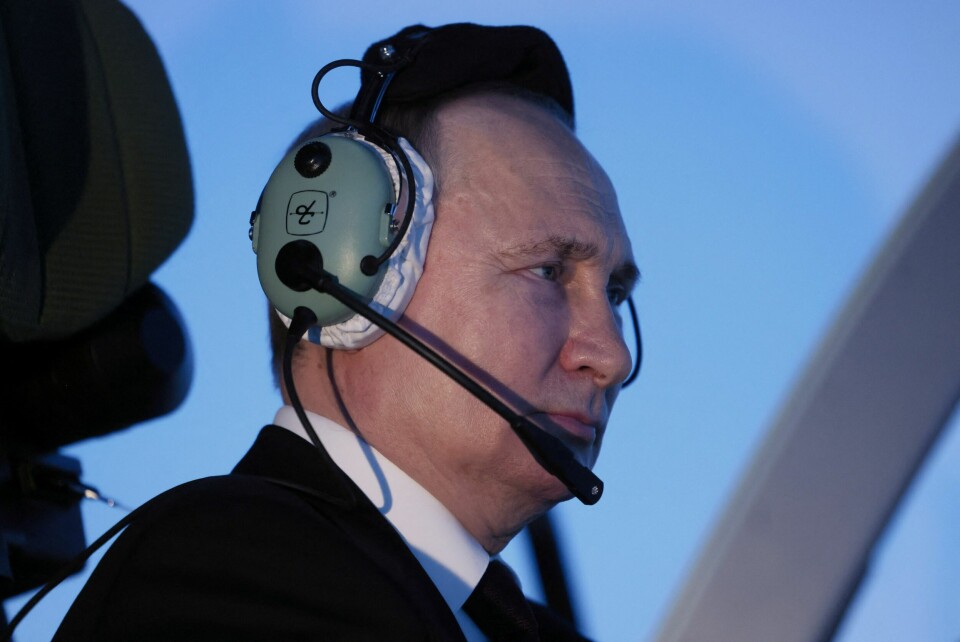 Russlands president Vladimir Putin, her avbildet under et besøk hos en flyskole i Krasnodar nylig. Russian President Vladimir Putin sits in a cockpit of a flight simulator at the Higher Military Aviation School of Pilots named after Hero of the Soviet Union A.K. Serov in Krasnodar, Russia March 7, 2024. Sputnik/Mikhail Metzel/Pool via REUTERS ATTENTION EDITORS - THIS IMAGE WAS PROVIDED BY A THIRD PARTY.