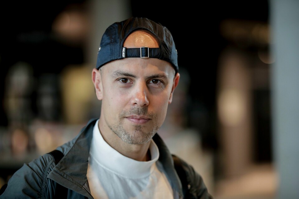 Er det rasistisk å være antisionistisk eller er sionismen rasistisk? Dette er kjernen i diskusjonen mellom artist Magdi Omar Ytreeide Abdelmaguid og Minerva-redaktør Nils-August Andresen denne uka. .