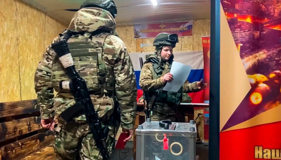 Russiske soldater i den okkuperte Donetsk-regionen i Øst-Ukraina avga torsdag forhåndsstemme i det russiske presidentvalget. Foto: Det russiske forsvarsdepartementet / AP / NTB Russiske soldater i den okkuperte Donetsk-regionen i Øst-Ukraina avga torsdag forhåndsstemme i det russiske presidentvalget. Foto: Det russiske forsvarsdepartementet / AP / NTB
