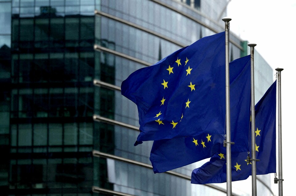 EU-flagg vaier utenfor unionens hovedkvarter i Brussel, Belgia. FILE PHOTO: European flags fly outside the European Commission headquarters in Brussels, Belgium, September 20, 2023. REUTERS/Yves Herman/File Photo