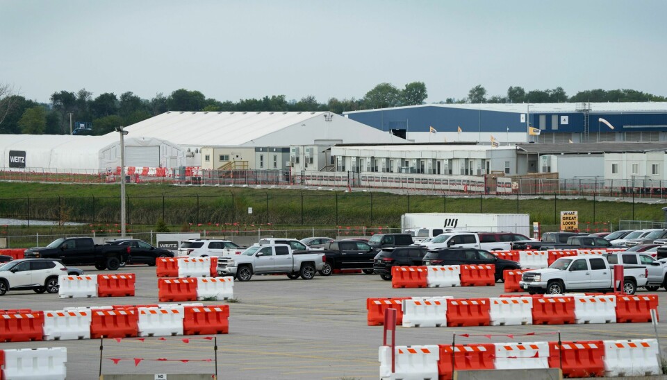 Et Microsoft-datasenter i West Des Moines, Iowa. Microsoft har i mer enn et tiår samlet en klynge av datasentre for å drive sine cloud computing-tjenester. A Microsoft data center is seen near Interstate 35, Tuesday, Sept. 5, 2023, in West Des Moines, Iowa. Microsoft has been amassing a cluster of data centers to power its cloud computing services for more than a decade. Its fourth and fifth data centers in the city are due to open later this year. (AP Photo/Charlie Neibergall)