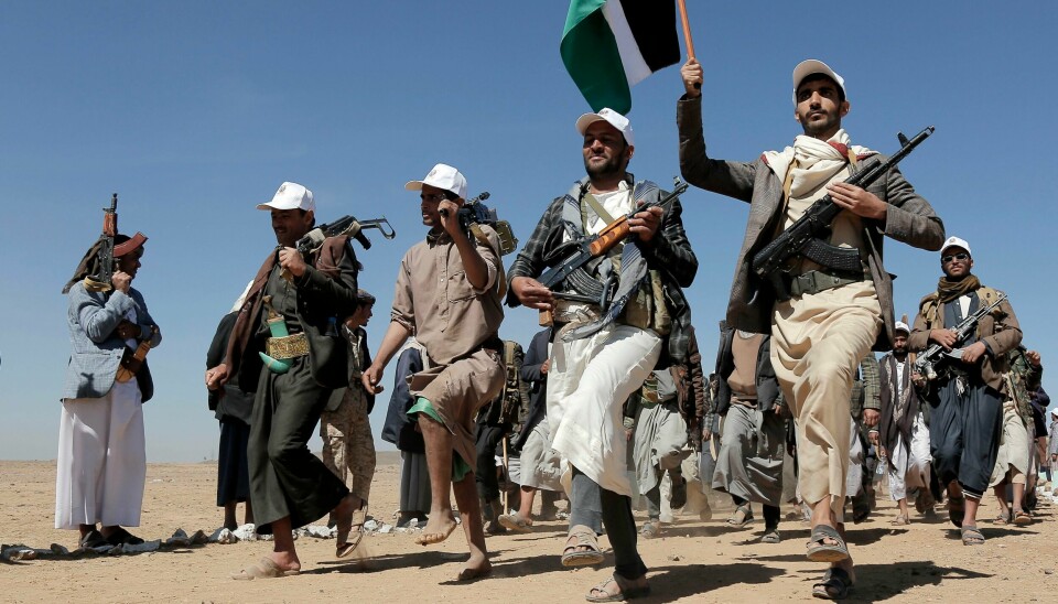 Houthi-krigere marsjerer i en støttemarsj for palestinerne på Gazastripen. Ifølge kilder i AFP og Islamsk hellig krig som nyhetsbyrået AFP har snakket med, møttes høytstående personer i bevegelsene med houthi-topper forrige uke. På møtet skal de blant annet ha diskutert koordinering av ytterligere antiisraelske aksjoner. Houthi-krigere marsjerer i en støttemarsj for palestinerne på Gazastripen. Ifølge kilder i AFP og Islamsk hellig krig som nyhetsbyrået AFP har snakket med, møttes høytstående personer i bevegelsene med houthi-topper forrige uke. På møtet skal de blant annet ha diskutert koordinering av ytterligere antiisraelske aksjoner. Foto: AP / NTB