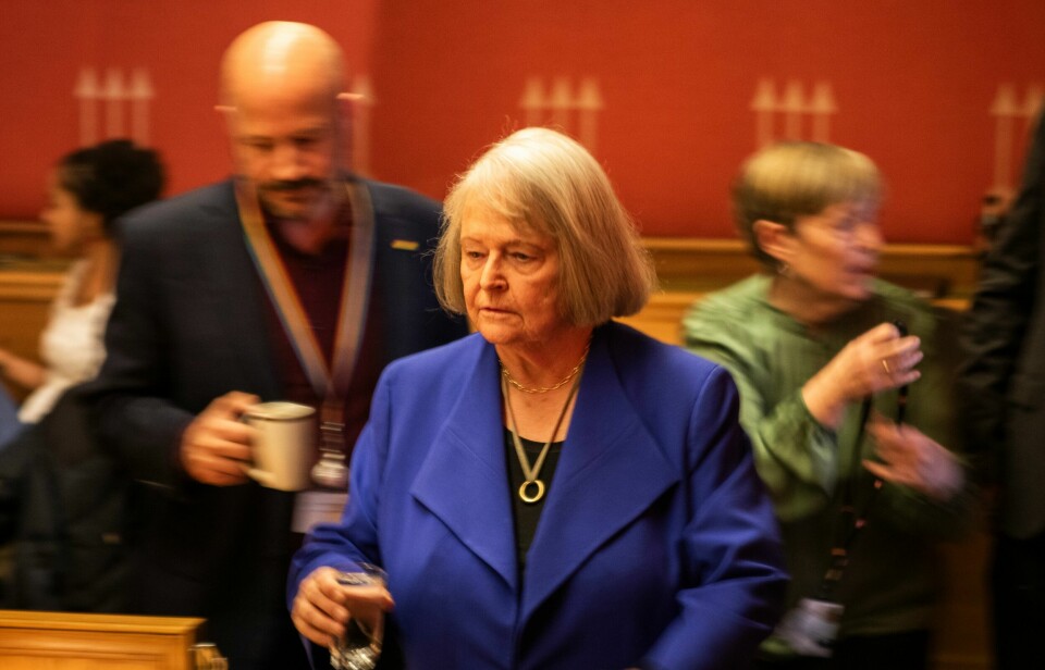 Tidligere statsminister og WHO-direktør Gro Harlem Brundtland er på plass i bystyresalen fra klokka 15 onsdag. I salen