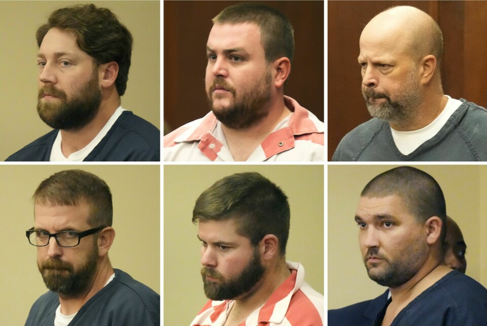 Kombinasjonsfoto som viser (øverst fra venstre) Hunter Elward, Christian Dedmon, Brett McAlpin, Jeffrey Middleton, Daniel Opdyke, alle tidligere ansatte ved sheriffkontoret i Rankin County, og Joshua Hartfield (nederst til høyre), som var ansatt i Richland-politiet. Kombinasjonsfoto som viser de seks tiltalte. Øverst fra venstre: Hunter Elward, Christian Dedmon, Brett McAlpin, Jeffrey Middleton, Daniel Opdyke, alle tidligere ansatte ved sheriffkontoret i Rankin County, og nederst til høyre Joshua Hartfield, som var politibetjent i Richland. Foto: Rogelio V. Solis / AP / NTB