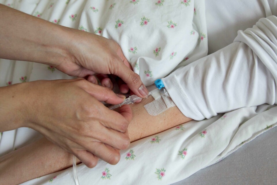 Eftas overvåkingsorgan Esa vil ha slutt på det de mener er norske begrensninger på pasienters rett til å søke sykehusbehandling i EU- og EØS-land. Onsdag starter Efta-domstolen sin behandling av saken. Illustrasjonsfoto. Helse- og sosialtjenester bidro til stor del av veksten i antall lønnstakere i sommer. lllustrasjonsfoto: Heiko Junge / NTB
