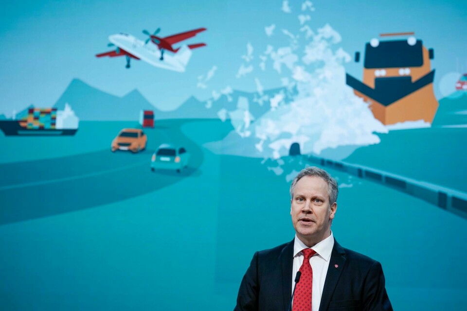 Samferdselsminister Jon-Ivar Nygård (Ap) presenterer stortingsmeldingen om Nasjonal transportplan 2025–2036 i Marmorhallen. Oslo 20240322. Samferdselsminister Jon-Ivar Nygård (Ap) presenterer stortingsmeldingen om Nasjonal transportplan 2025–2036 i Marmorhallen.Foto: Stian Lysberg Solum / NTB