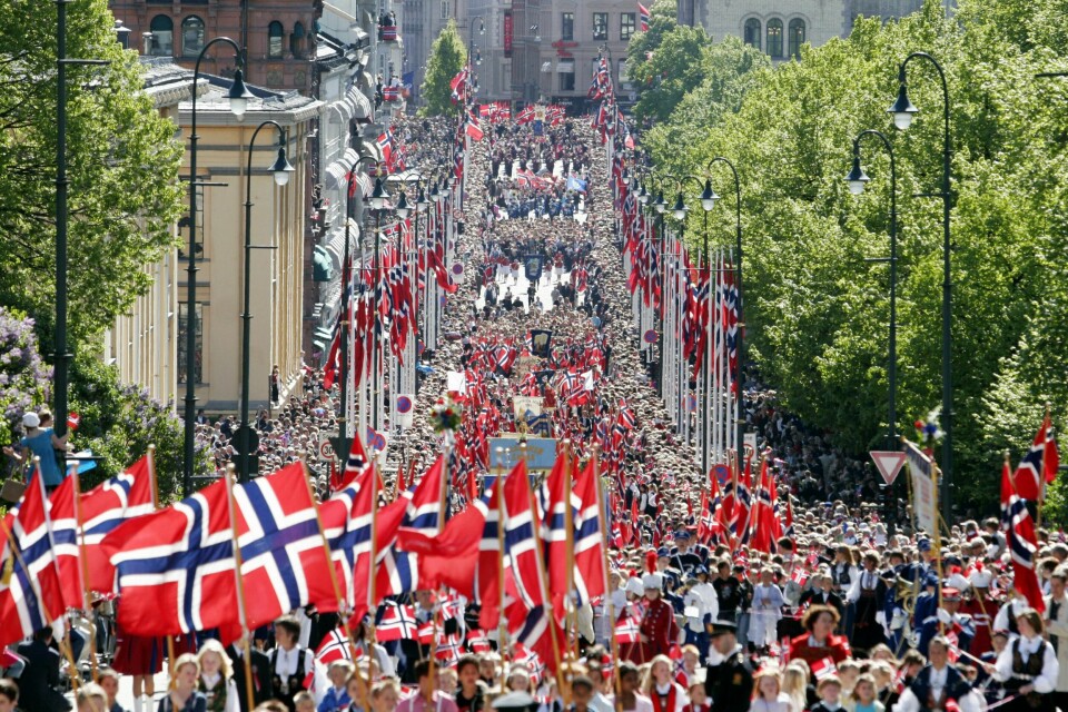 Tre skoler som i år fyller rundt tall, får æren av å gå fremst i Oslos 17. mai-tog. Tre skoler som i år fyller rundt tall, får æren av å gå fremst i Oslos 17. mai-tog. Foto: Kyrre Lien / NTB.