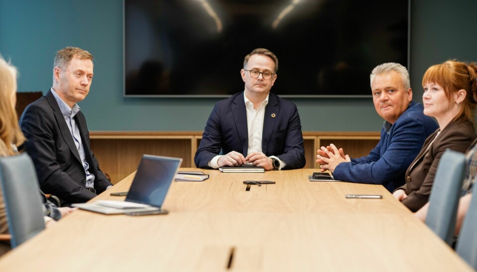Torsdag møttes fungerende administrerende direktør Knut E. Sunde (t.v.) i Norsk Industri og Fellesforbundets leder Jørn Eggum (t.h.) hos riksmekler Mats Wilhelm Ruland (i midten) etter bruddet i frontfagsforhandlingene. Foto: Cornelius Poppe / NTB Torsdag møttes fungerende administrerende direktør Knut E. Sunde (t.v.) i Norsk Industri og Fellesforbundets leder Jørn Eggum (t.h.) hos riksmekler Mats Wilhelm Ruland (i midten) etter bruddet i frontfagsforhandlingene. Foto: Cornelius Poppe / NTB