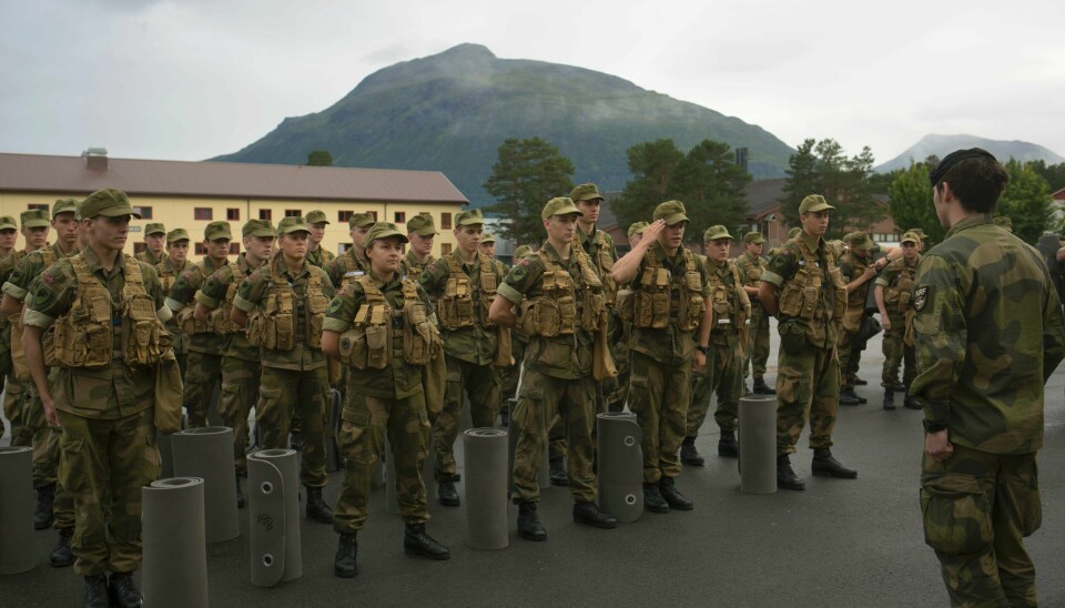 – Mange unge folk forlater Forsvaret, fordi de ser at de kommer skikkelig dårlig ut av spørsmål om pensjon, sier Ingrid Fiskaa (SV). Norge kommer til å nå 2-prosentmålet i NATO. Det innebærer en kraftig opptrapping av forsvarsbudsjettene våre. Det er for å ha kontroll med våre grenser, skriver Trygve Svensson.