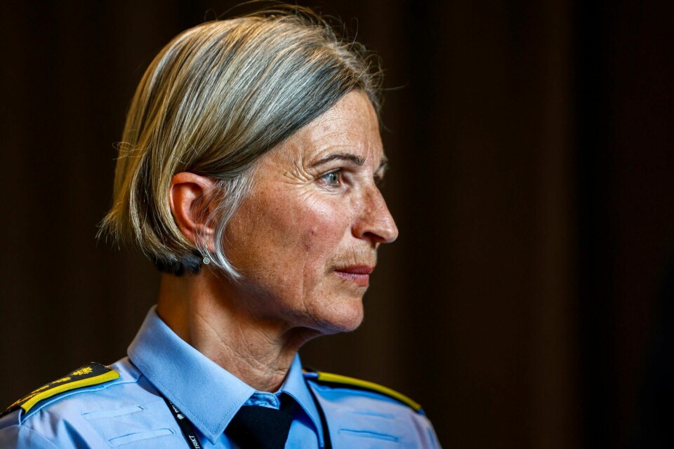 Politistasjonssjef Brit Fyksen under en pressebrifing på Midtre Hallingdal politistasjon søndag formiddag. Politistasjonssjef Brit Fyksen under en pressebrifing på Midtre Hallingdal politistasjon søndag formiddag.