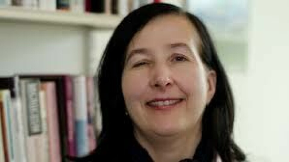 Eva Sarfi ved Universitetet i Oslo (UiO) følger Ungarn og østeuropeisk politikk tett. Eva Sarfi ved Universitetet i Oslo (UiO) følger Ungarn og østeuropeisk politikk tett.