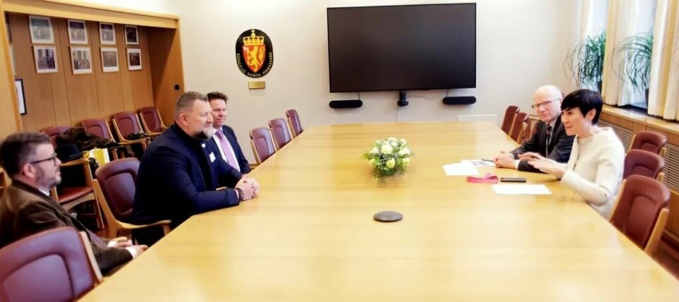 Oleg Grygoriuk, flankert av Sjømannsforbundets Stian Grøthe og Terje Hernes Pettersen, fikk møte Ine Eriksen Søreide og Hårek Elvenes fra utenriks- og forsvarskomiteen på Stortinget. Oleg Grygoriuk, flankert av Sjømannsforbundets Stian Grøthe og Terje Hernes Pettersen, fikk møte Ine Eriksen Søreide og Hårek Elvenes fra utenriks- og forsvarskomiteen på Stortinget.