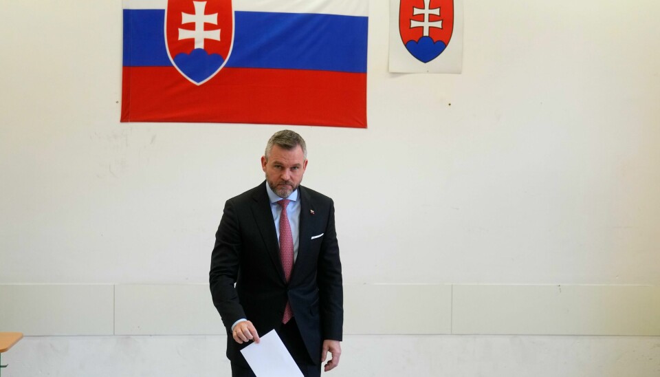 Peter Pellegrini avlegger stemme i presidentvalget i Slovakia. Hans fremste motkandidat er Ivan Korcok. Peter Pellegrini avlegger stemme i presidentvalget i Slovakia. Hans fremste motkandidat er Ivan Korcok. Foto: Petr David Josek / AP / NTB
