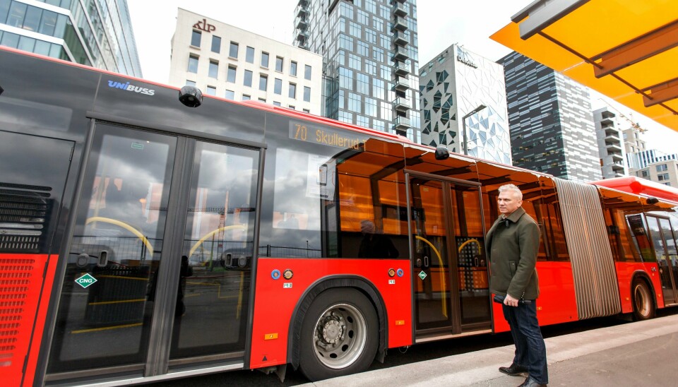 Reis-billetten i sone 1 i Oslo, som gir reisende billigere enkeltbilletter jo mer de reiser, blir dårligere. Fram til i dag har den vært i snitt 20 prosent, mens den nå blir 10 prosent, ifølge en beslutning fra fylkeskommunene Oslo og Akershus. Reis-billetten i sone 1 i Oslo, som gir reisende billigere enkeltbilletter jo mer de reiser, blir dårligere. Fram til i dag har den vært i snitt 20 prosent, mens den nå blir 10 prosent, ifølge en beslutning fra fylkeskommunene Oslo og Akershus. Foto: Gorm Kallestad / NTB
