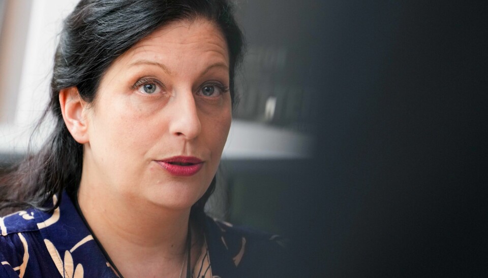 Spesialrådgiver Celine Schiøtt i forbindelse med at det er besluttet nasjonal bevæpning av innsatspersonell i politiet gjennom påskehøytiden. Spesialrådgivar Celine Schiøtt i PST informerte måndag ettermiddag om trusselvurderinga som ligg til grunn for avgjerda om væpning av politiet. Foto: Javad Parsa / NTB / NPK