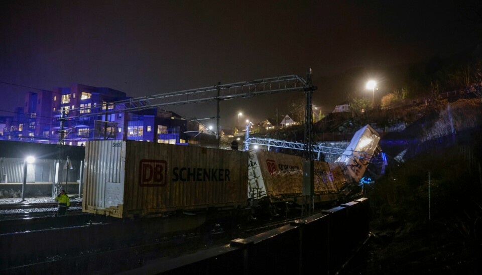 Ett av Onrails godstog sporet av ved Arna fredag. Nå ber Bane Nor selskapet om å betale for oppryddingen. Ett av Onrails godstog sporet av ved Arna fredag. Nå ber Bane Nor selskapet om å betale for oppryddingen. Foto: Paul S. Amundsen / NTB