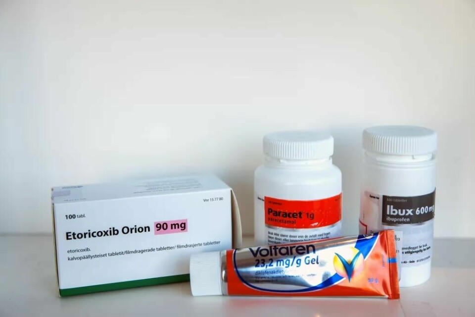 Paracet, Ibux og Voltaren er en nesten like naturlig del av arbeidshverdagen som saks og hårbørste for frisørene vi har snakket med. Paracet, Ibux og Voltaren er en nesten like naturlig del av arbeidshverdagen som saks og hårbørste for frisørene vi har snakket med.