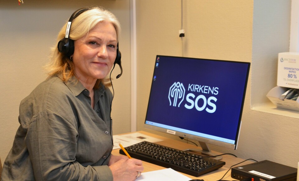 – Det viktigste er å være lyttende. Prøve å forstå, sier Vigdis Lervik Andersen, som i åtte år har vært frivillig i Kirkens SOS. Vigdis Lervik Andersen, frivillig Kirkens SOS.