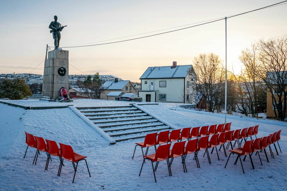 Virkemidlene i nord må innrettes slik at de både får folk til å flytte til Finnmark og Nord-Troms og gjør terskelen høyere for å flytte ut, mener Wenche Pedersen. Bildet viser det såkalte «Russemonumentet» i Kirkenes, som symboliserer frigjøringen av Øst-Finnmark under andre verdenskrig. Frigjøringsmonumentet i Kirkenes