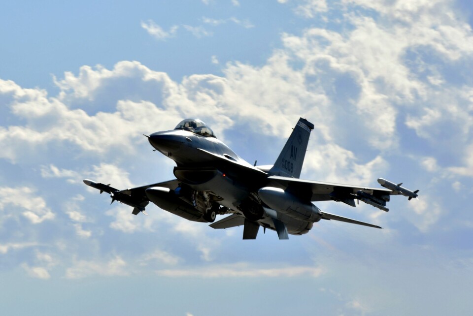 F-16-jagerfly sto sentralt da Tyrkia skulle gi grønt lys for Sveriges Nato-medlemskap. This image provided by the U.S. Air Force, a F-16 Fighting Falcon from the 510th Fighter Squadron takes off during Red Flag 24-1 at Nellis Air Force Base, Nevada, on Jan 25, 2024. The Biden administration has approved the sale of F-16 fighters jets to Turkey following the Turkish government's ratification this week of Sweden's membership in NATO. (Staff Sgt. Heather Ley/U.S. Air Force via AP)