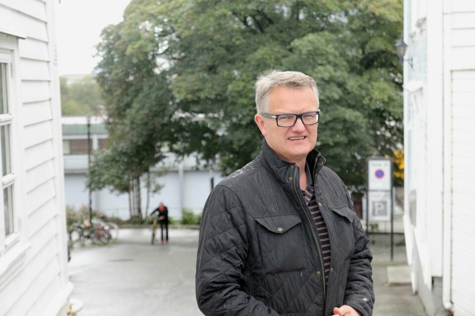 Arnt-Heikki Steinbakk er kritisk til det foreløpige svaret kommunen har gitt i Kampen-saken, og mener at rapporten er overfladisk. - Hva den politiske ledelsen har lært av dette, har vi ennå ikke hørt et ord om, så jeg må nesten forholde meg til dette som et foreløpig svar, fordi vi politikere har også et ansvar oppe i dette. Det nytter ikke å dytte alt over på administrasjonen, sier Steinbakk.
