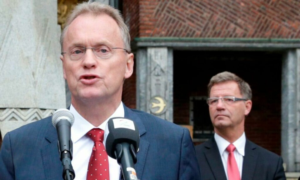Robert Steen (bak) blir finansbyråd i sin tidligere svoger Raymond Johansen byregjering. FOTO: NTB SCANPIX