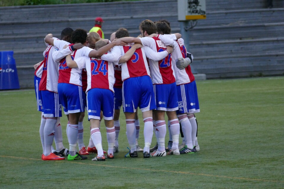 Årets seriemestere i 2. divisjon, avdeling 1; KFUM Oslo. FOTO: PER ERIK MOEN Årets seriemestere i 2. divisjon, avdeling 1; KFUM Oslo. FOTO: PER ERIK MOEN