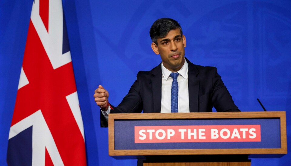 Rishi Sunak vil stanse strømmen med migranter som kommer til Storbritannia med båt. Rishi Sunak vil stanse strømmen med migranter som kommer til Storbritannia med båt. Foto: Toby Melville / AP / NTB