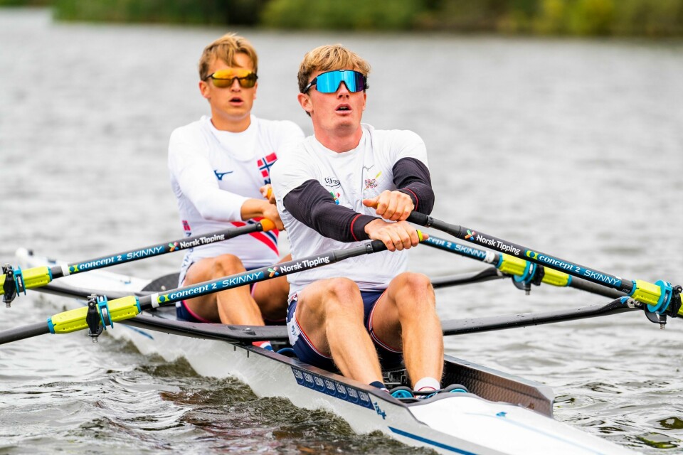 Lars Benske (t.v.) og Ask Tjøm sikret EM-medalje i roing. Bildet er fra trening på Årungen i fjor høst. Ask Tjøm fra Tønsberg Roklubb og Lars Benske fra Fredriksstad Roklub på Årungen tidligere i september. Foto: Håkon Mosvold Larsen / NTB