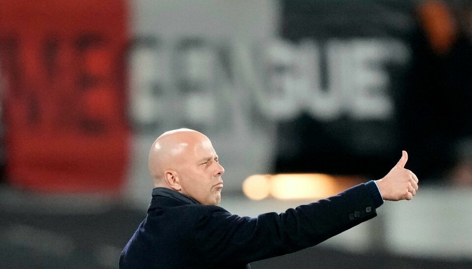 Arne Slot tar i sommer over som Liverpool-manager. De siste årene har han ledet Feyenoord til suksess. Arne Slot kan bli Liverpools neste manager. Foto: Peter Dejong / AP / NTB
