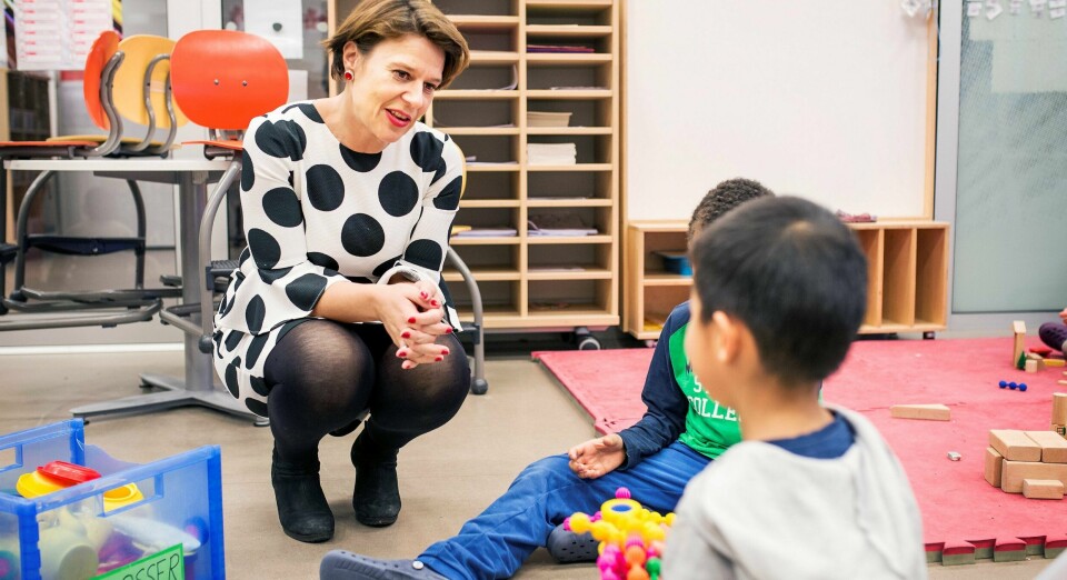 I går besøkte skolebyråd Tone Tellevik Dahl (Ap) Rommen skole i Oslo, som er en av skolene som fra høsten av får gratis halvdagsplass i aktivitetsskolen – som i resten av landet kalles skolefritidsordning (SFO). FOTO: FRØYDIS FALCH URBYE