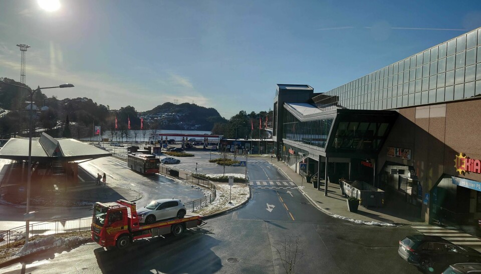 Bilbrannen brøt ut i garasjeanlegget til Vestkanten kjøpesenter i Bergen. Bildet er tatt ved en tidligere anledning og bilene som er avbildet har ingenting med denne saken å gjøre. Vestkanten kjøpesenter