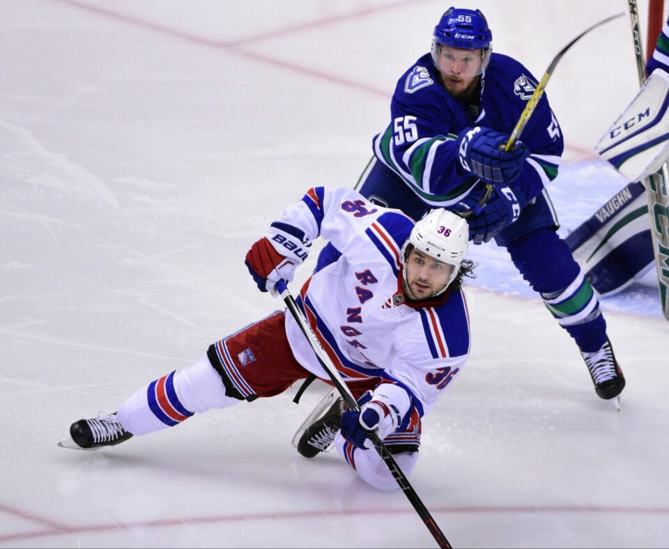 Mats Zuccarello i aksjon nattas kamp i Vancouver. FOTO: NTB SCANPIX