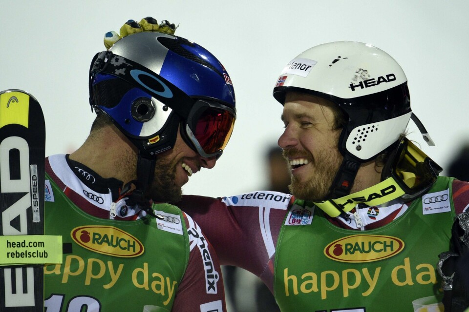 Aksel Lund Svindal (t.v.) måtte se Kjetil Jansrud vinne finaleduellen og ta sesongens første verdenscupseier. FOTO: OLIVIER MORIN/NTB SCANPIX
